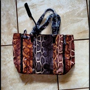 NEW🏷 Sam Edelman Snake Print purse w zippers